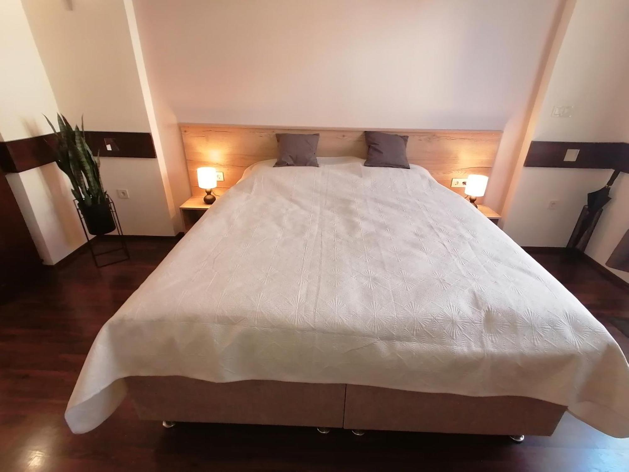 Mohacs Korona Apartman 外观 照片